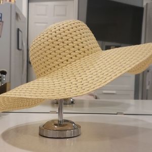Natural beach hat